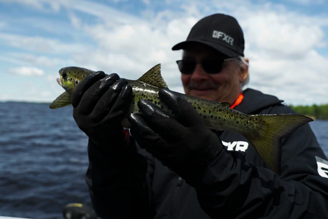 Vidéo promotionnelle de Pêche & Tours Cascouia au lac Kénogami
